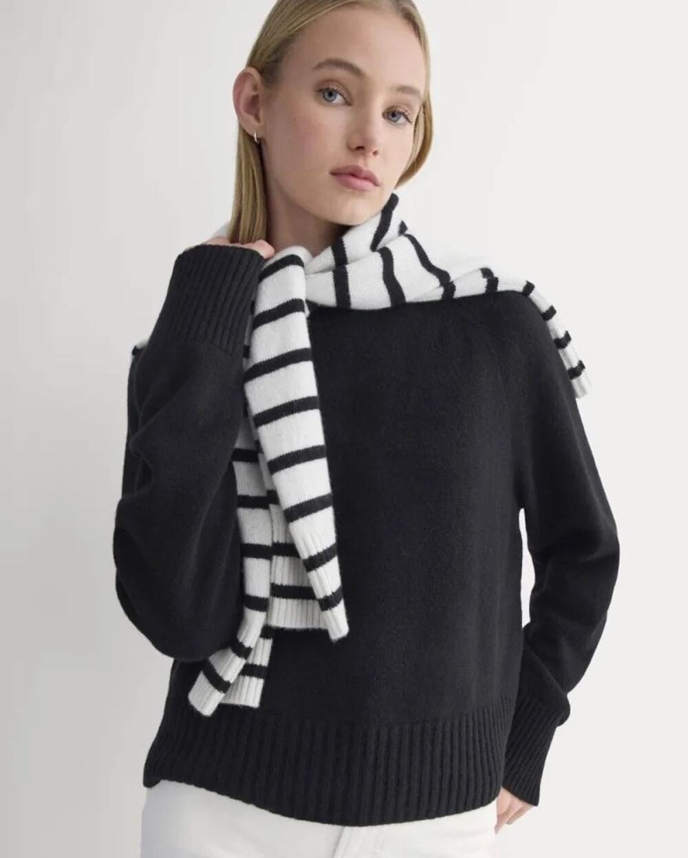 NWOT Everlane The Boxy Crew Cashmere Relaxed Fit Sweater In Black Size Small